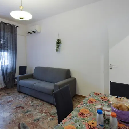 公寓 1 Bedroom Stunning In